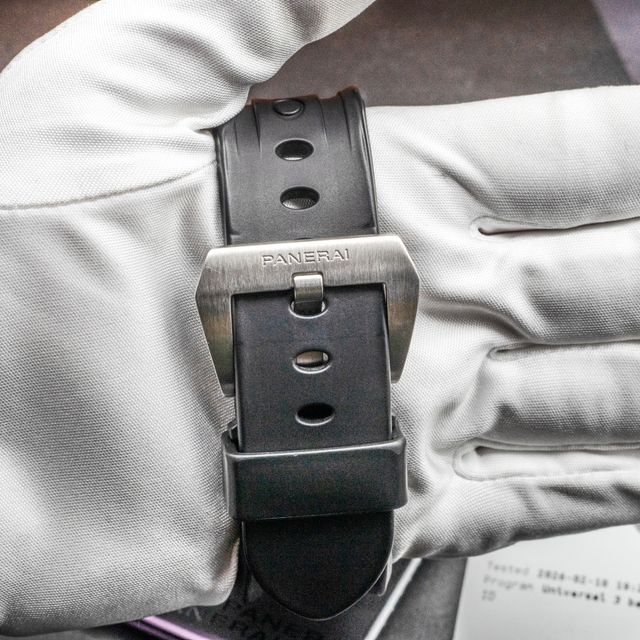 Panerai Luminor Marina PAM00422 Image 3